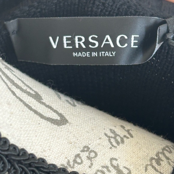 Versace Men’s logo sweater, NWT - Picture 5 of 7